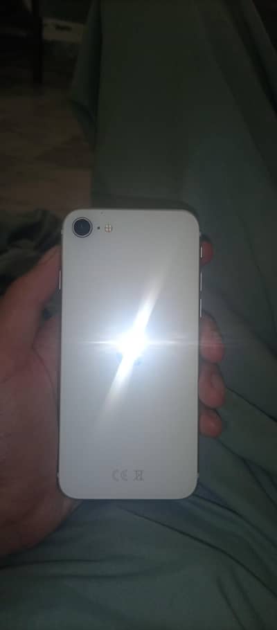 Apple iPhone SE