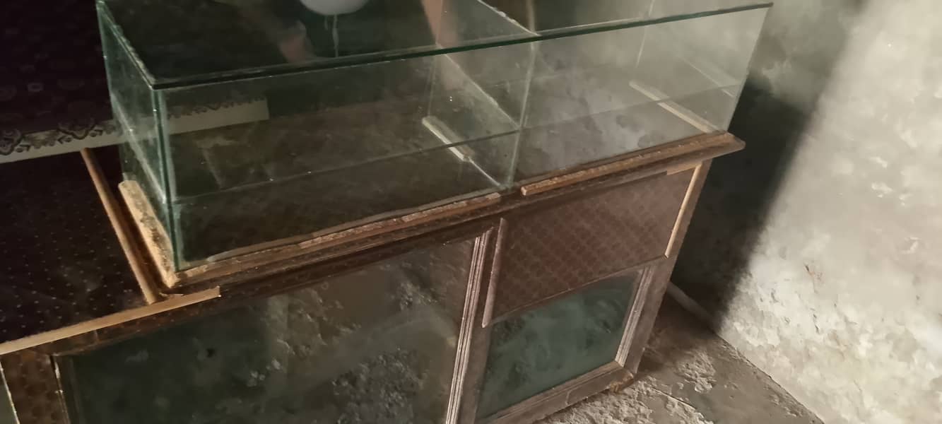 Shop table 4