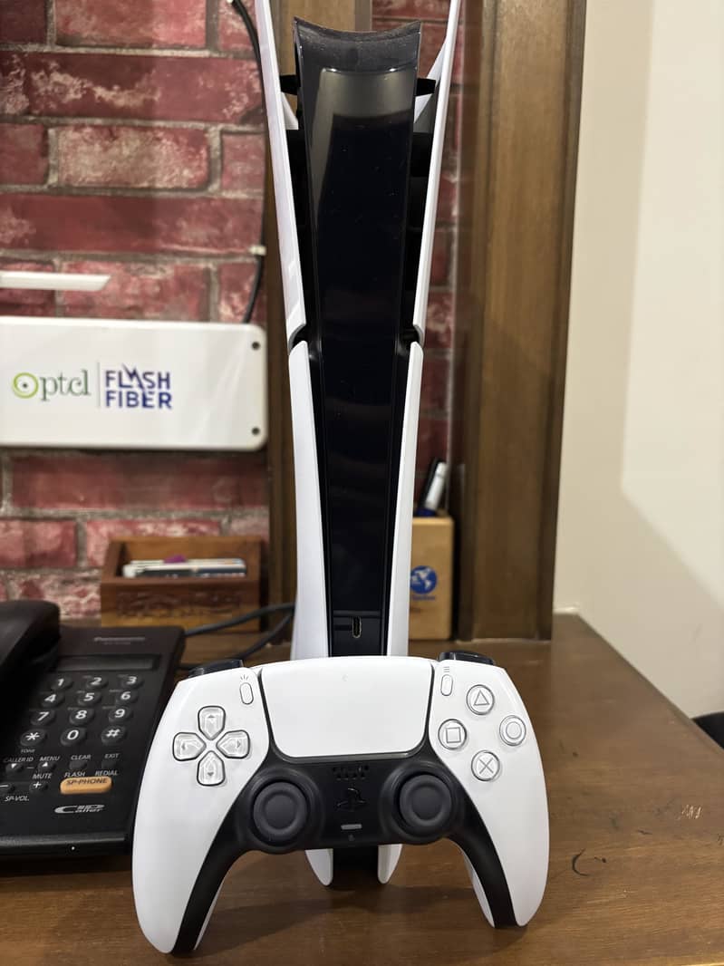 ps5 slim with box (like new) 0