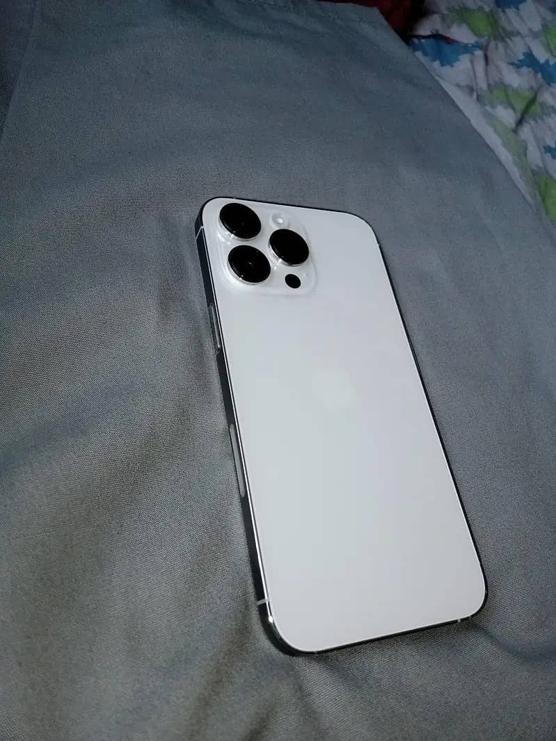 Apple iPhone 14 Pro Max 4