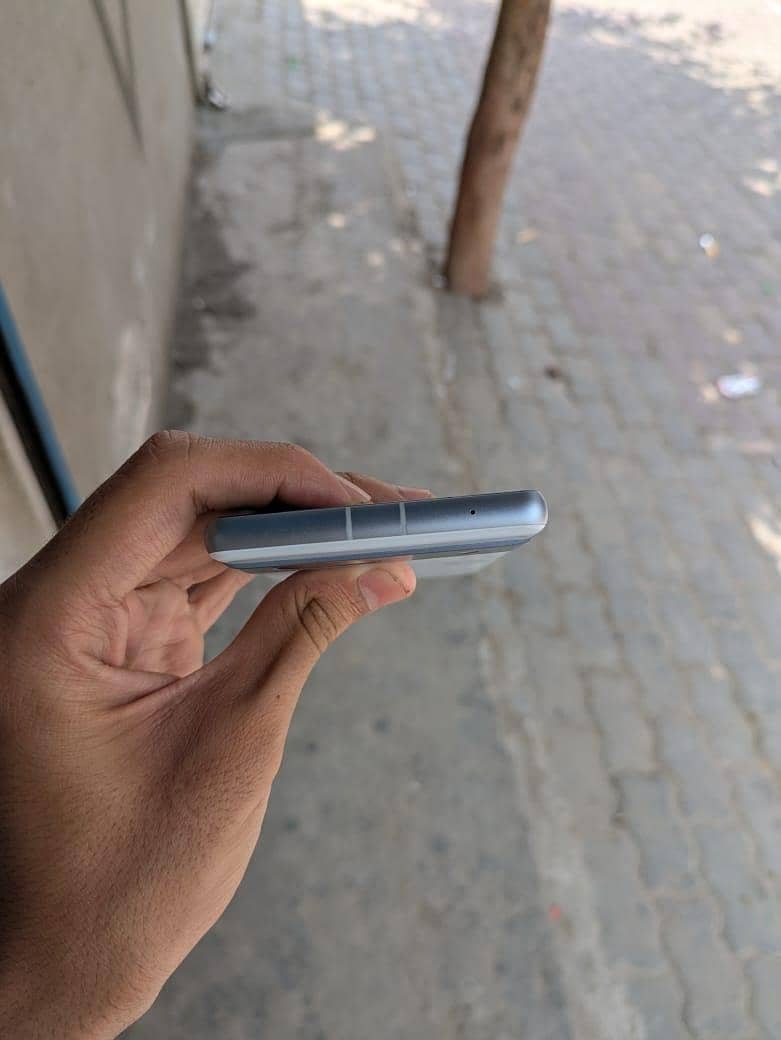 Google Pixel 7a 3
