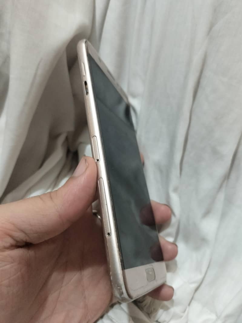 galaxy j7 max 1