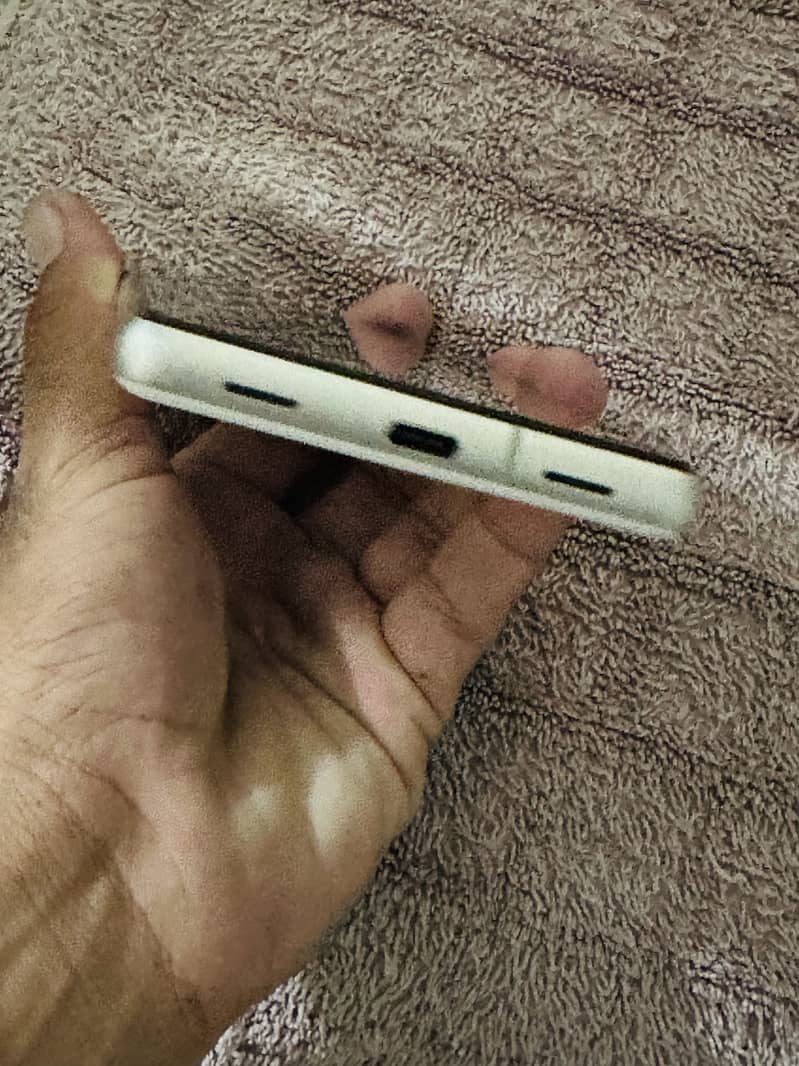 Google Pixel 7a 2