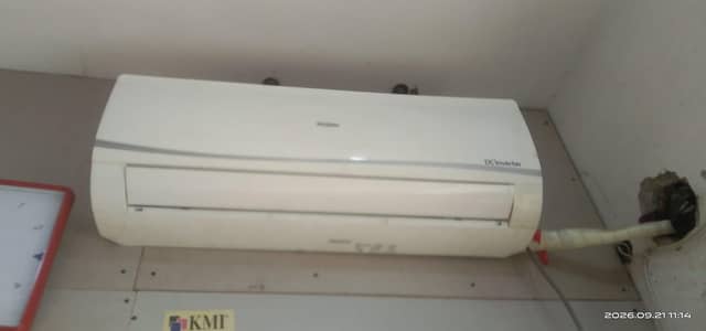 Haier 1ton DC inverter original gass