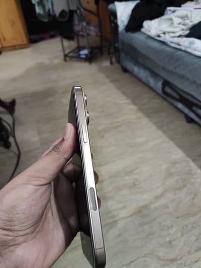 Apple iPhone 16 Pro Max JV