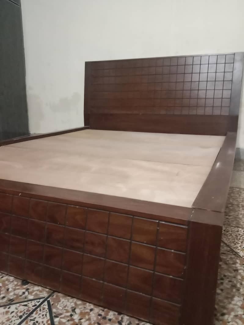 Double bed with Table 1