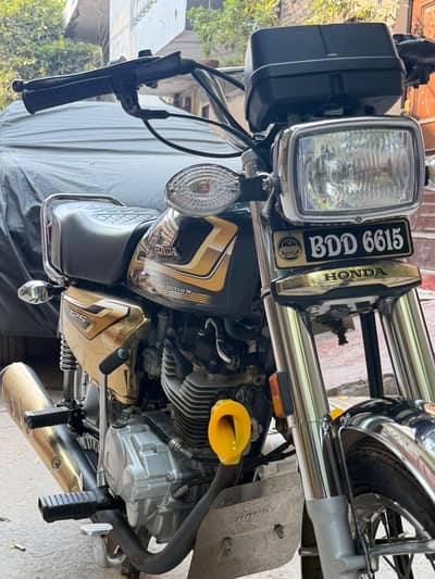 Honda CG 125 2026 Golden Edition Self Start – Black | 6000 KM