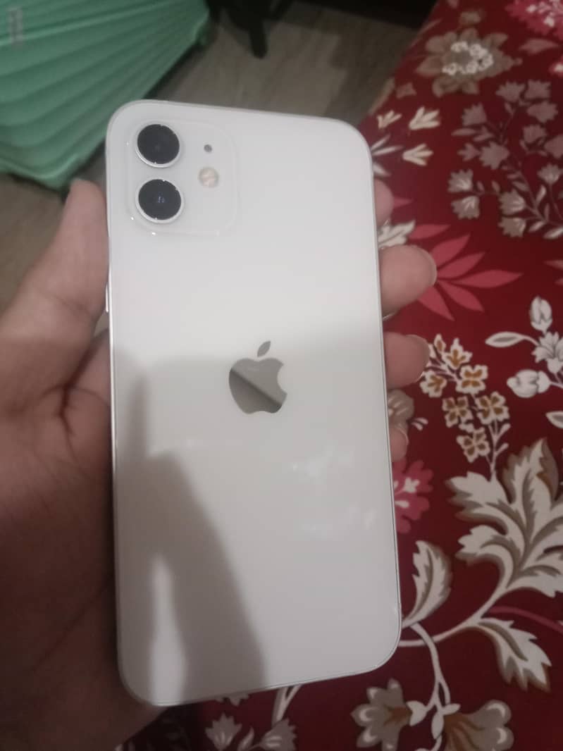 Apple iPhone 12 6