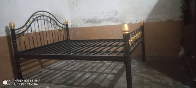 Full Iron Bed king size for urgent sale