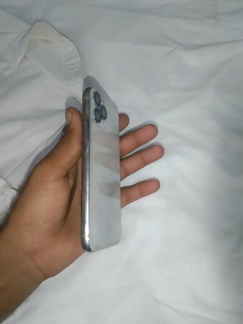 Apple iPhone 11 Pro 1