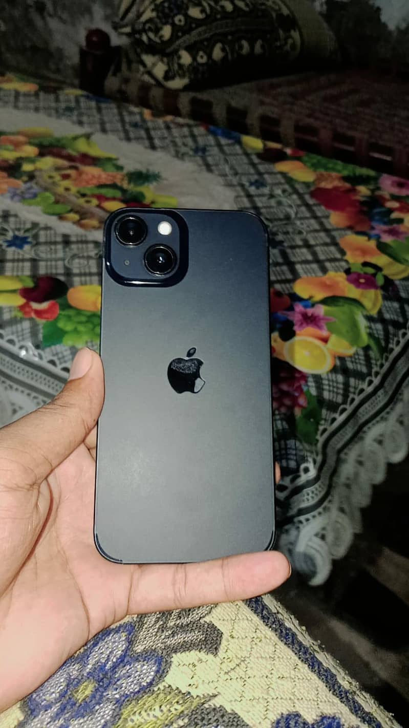 Apple iPhone 13 4