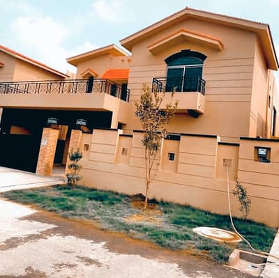 17 Marla Park Facing House For Rent in Askari 10 Sector F