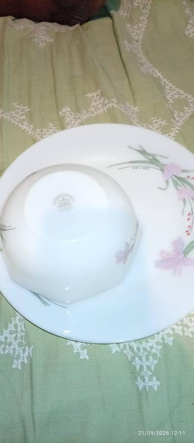 CROWN OF FRANCE DINNER SET