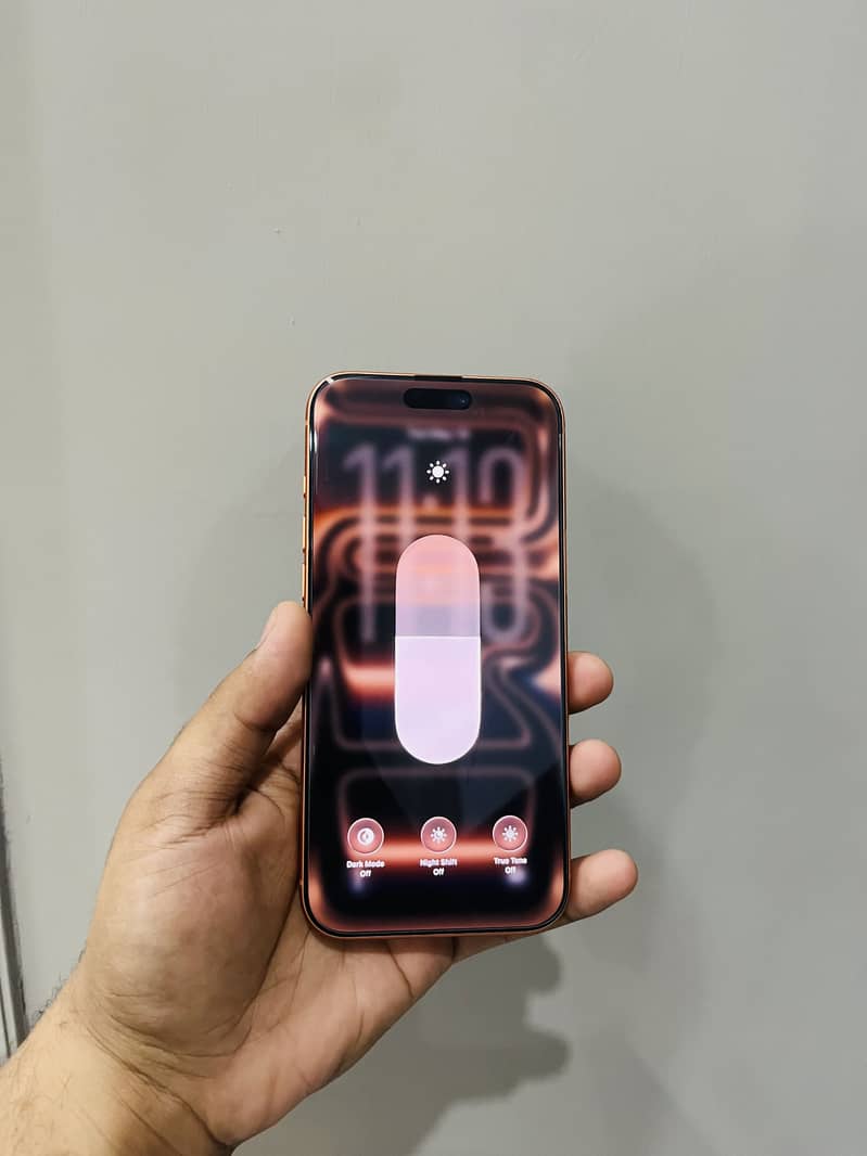 Apple iPhone 17 Pro Max 1