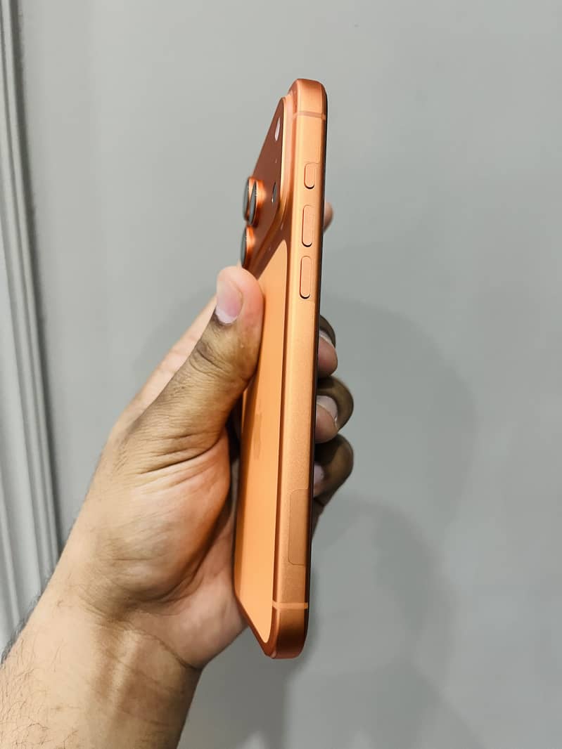 Apple iPhone 17 Pro Max 4