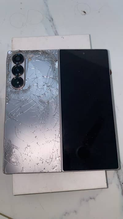 Samsung Mobile Z fold 6