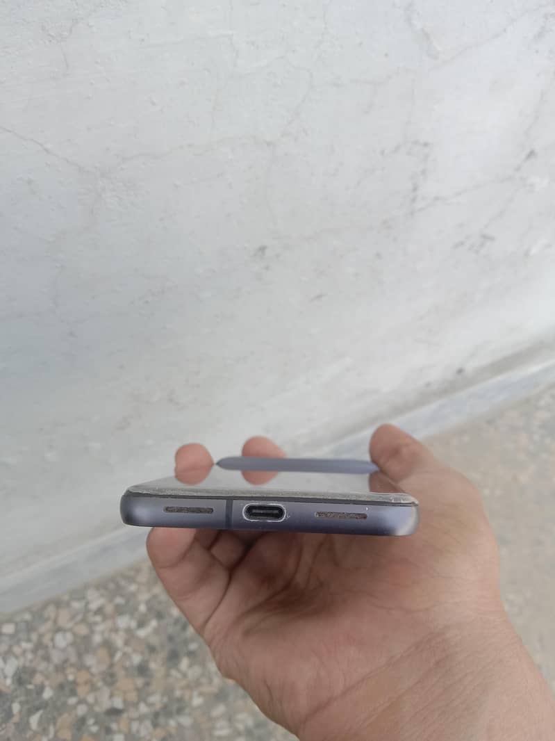 Google Pixel 8 4