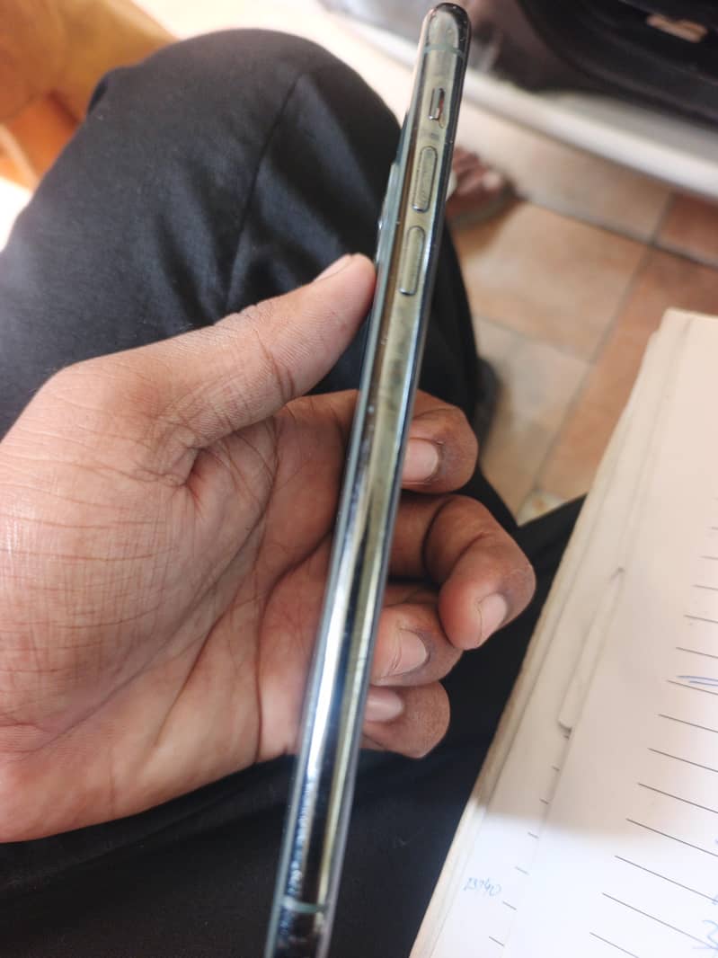 Apple iPhone 11 Pro Max 1