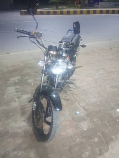 125 bike urgent sale 03007915597