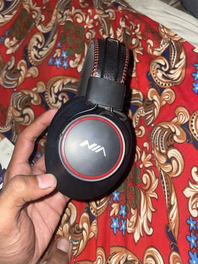 nia head phones for sale sale 10/10 condition