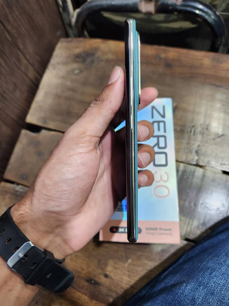 Infinix Zero 30 (8+8/256gb) with box and charger 10