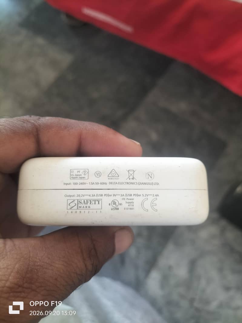 iPad charger 4