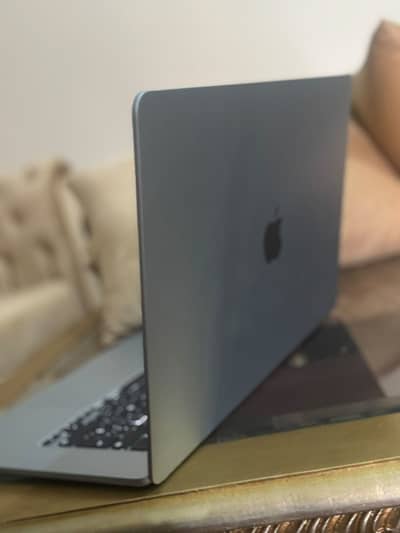 Macbook Air M4 excellent condition
