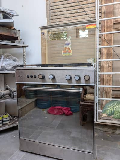 Canon Oven with 3 Burners