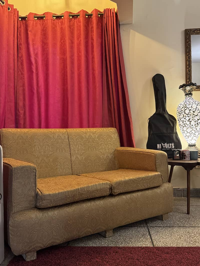 Two seater sofa 8