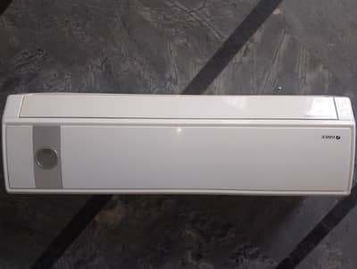 gree 1.5ton original condition original gass