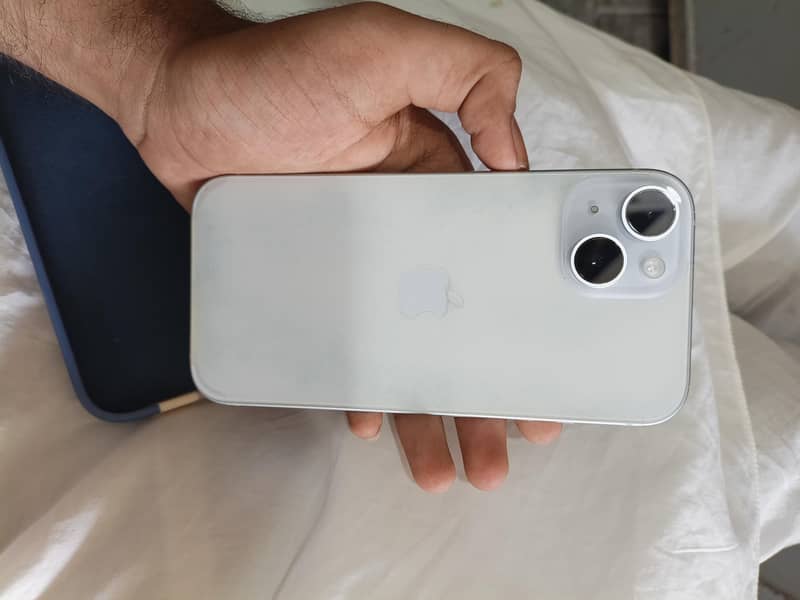Apple iPhone 15 2
