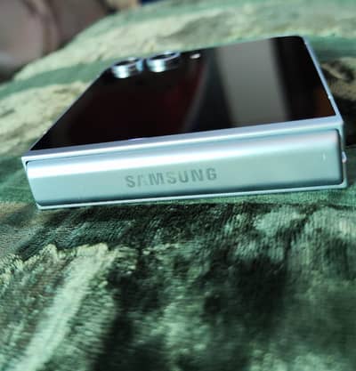 Samsung Mobile Z Flip 6