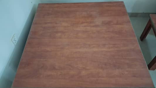 good condition center table