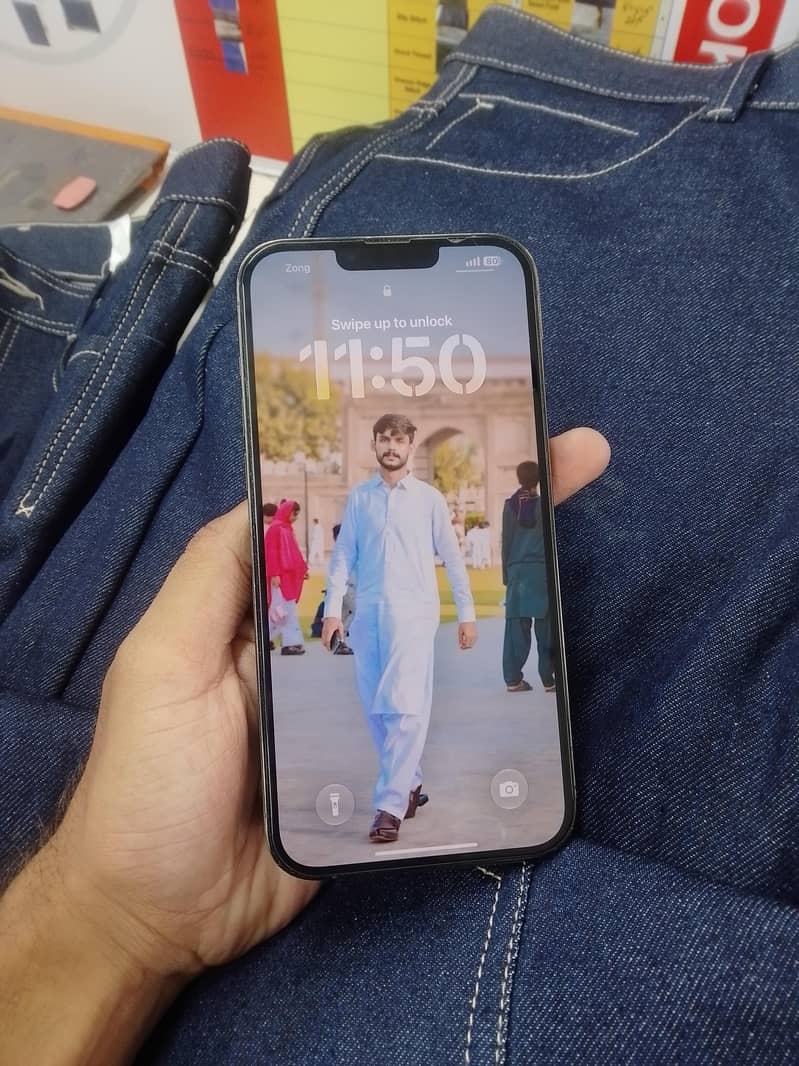 Apple iPhone 13 Pro Max 0