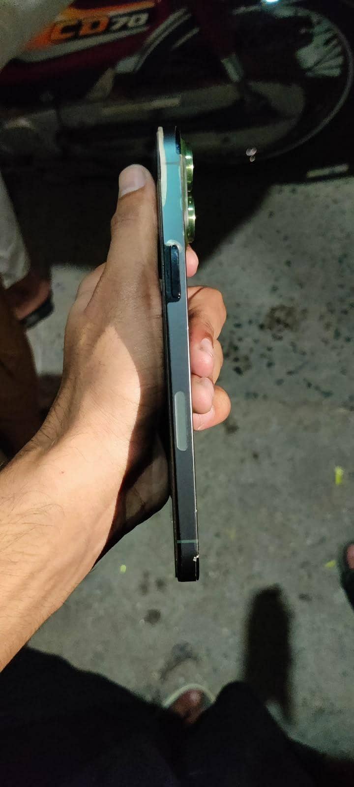 Apple iPhone 13 Pro Max 2