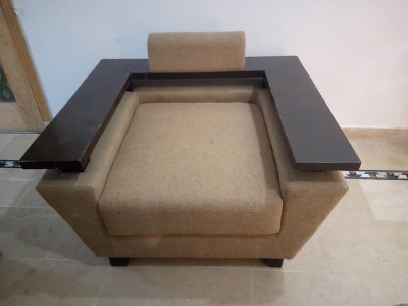 sofa set and table  sell num 03069168751 1