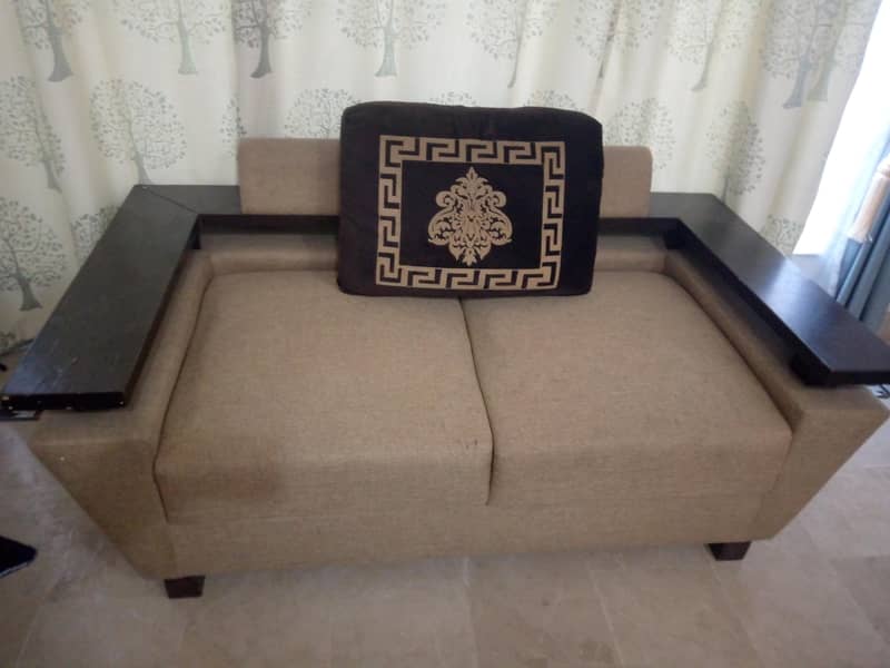 sofa set and table  sell num 03069168751 4