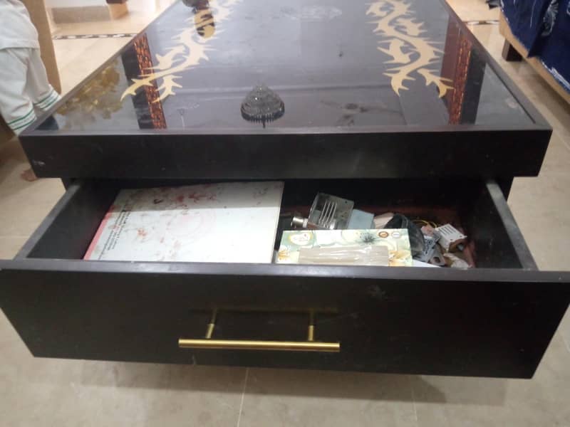 sofa set and table  sell num 03069168751 7