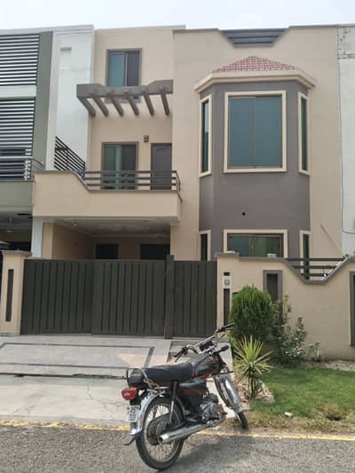 Owner build 5 Marla Used house for sale in Bahria Nasheman