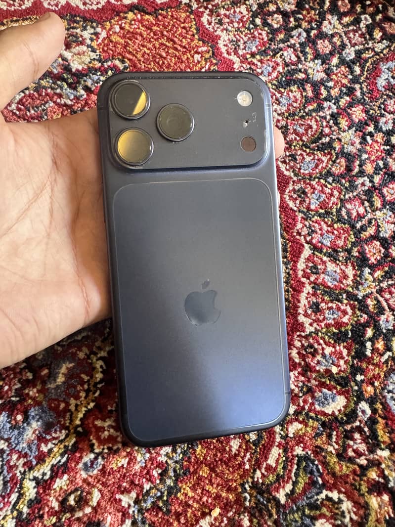 Apple iPhone 17 Pro Max 0