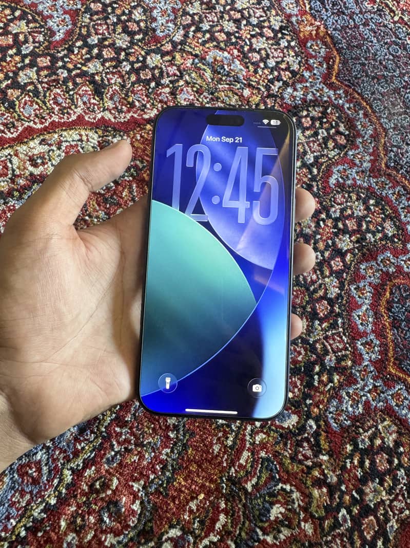 Apple iPhone 17 Pro Max 4