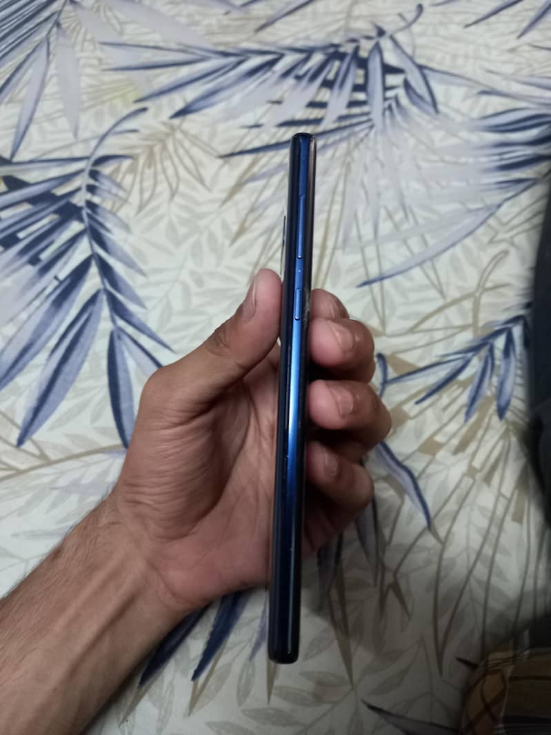 Samsung Mobile Note 9 4