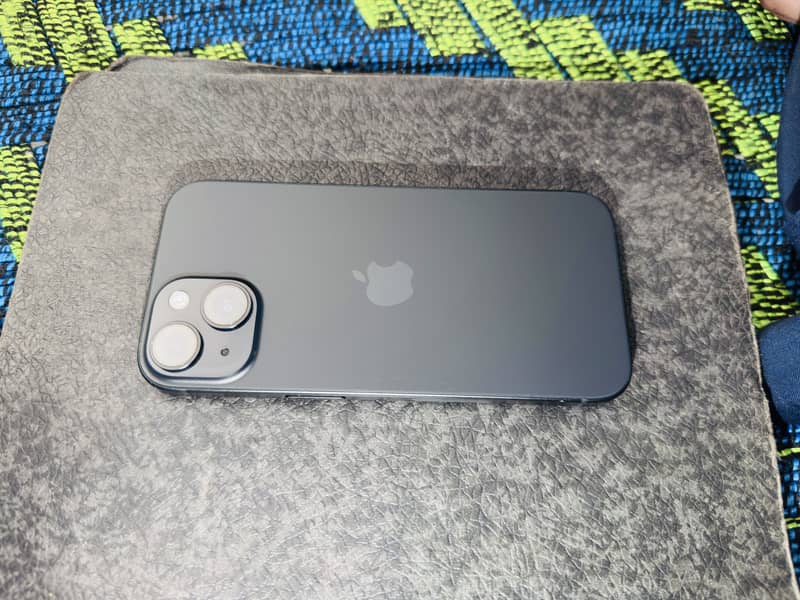 Apple iPhone 15 2