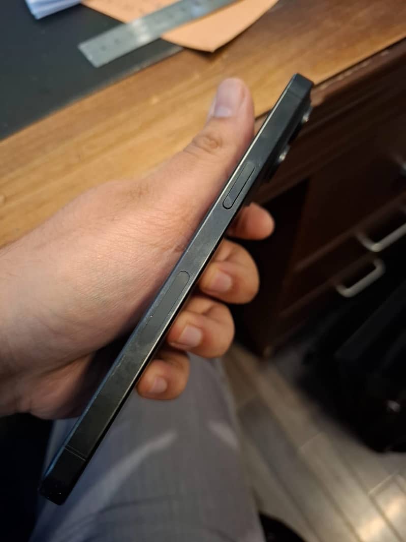 Apple iPhone 15 Pro Max 5