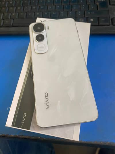 vivo y400 in warranty 8/256