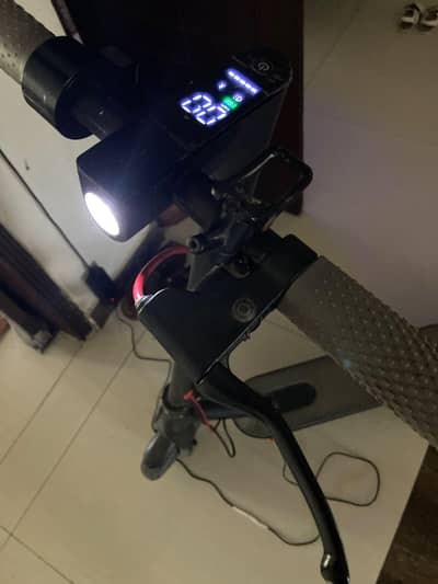 ELECTRIC SCOOTY