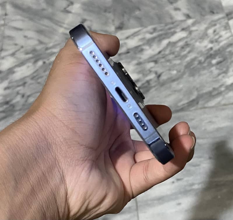 Apple iPhone 13 Pro Max 4