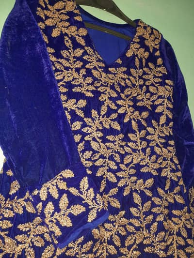 Pre-Loved Royal Blue Velvet Embroidered 3-Piece Outfit