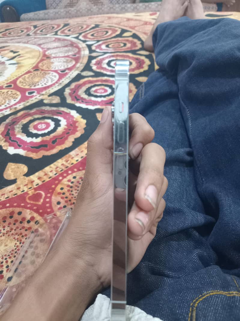Apple iPhone 14 Pro 3