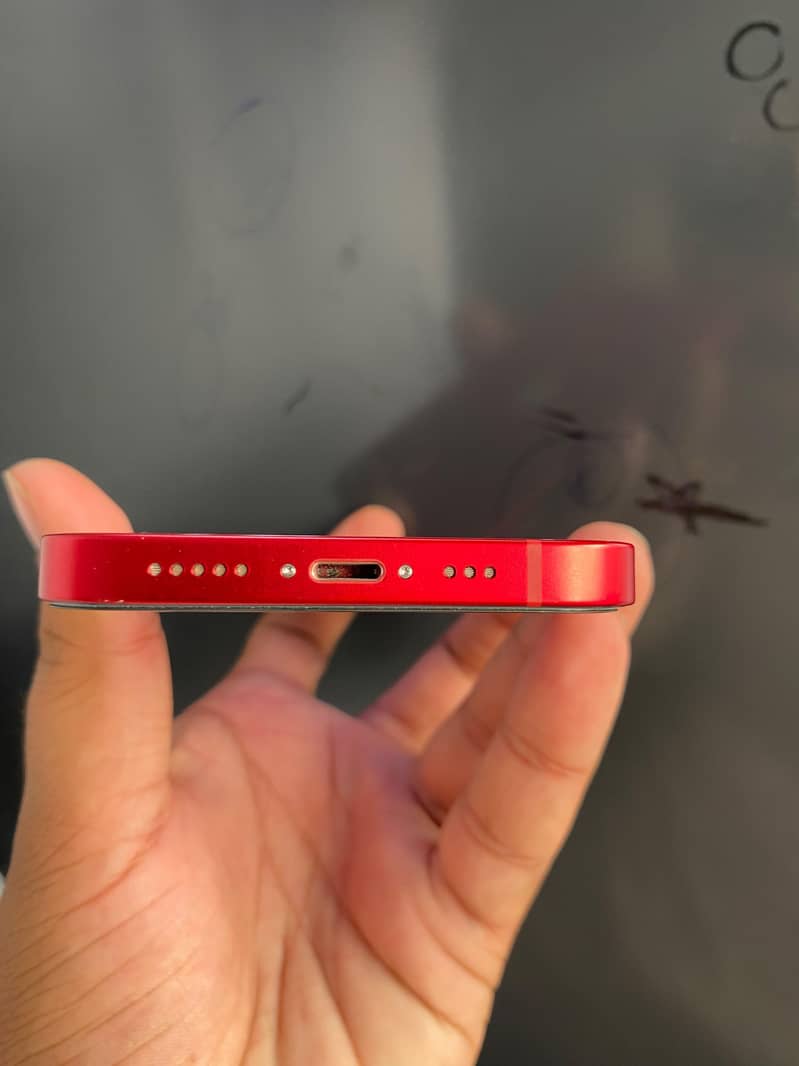 Apple iPhone 13 2